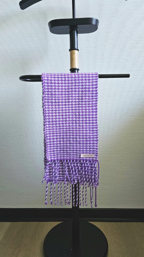 Houndstooth pattern lilack scarf