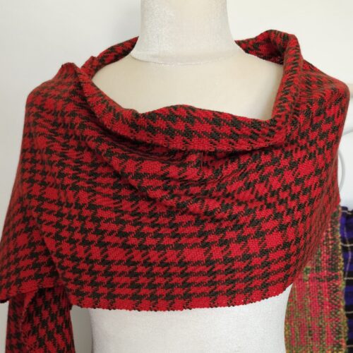 Handwoven red brown twill merinowool scarf